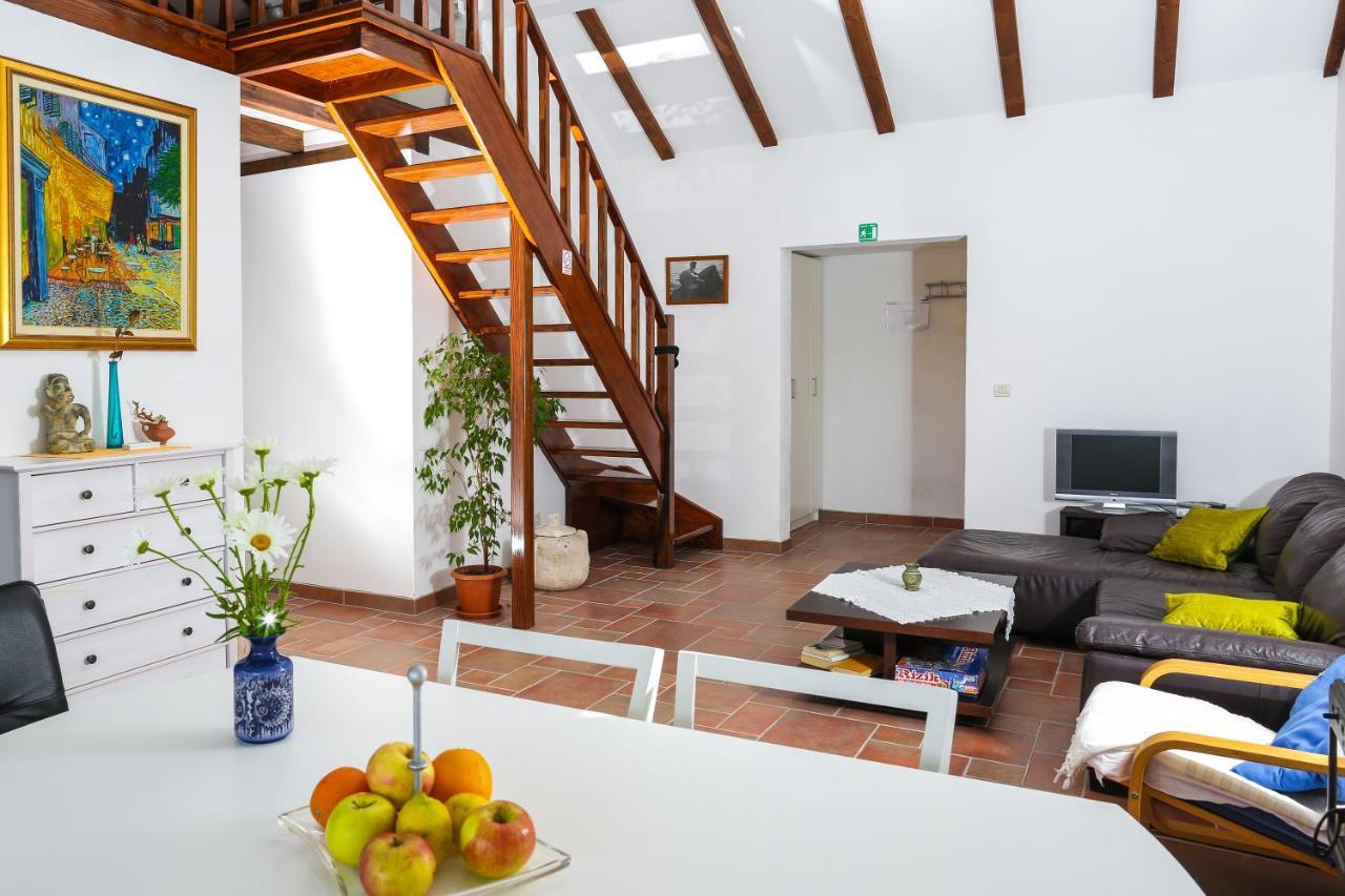 Spacious Apartment Lucia Prožura Exterior foto